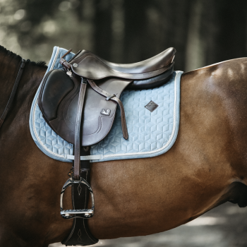 TAPIS VELVET JUMPING Myhorsely I L'équipement des chevaux et du cavalier. Magasin en ligne d'équitation dédié au cavalier